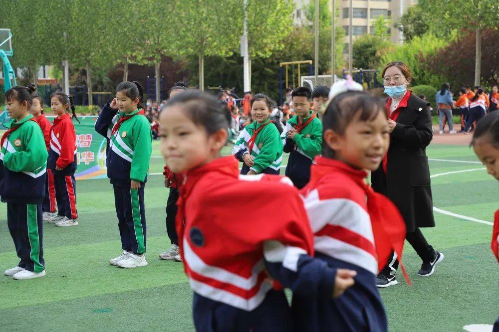 绿城小学足球节,阳光体育节校园风采
