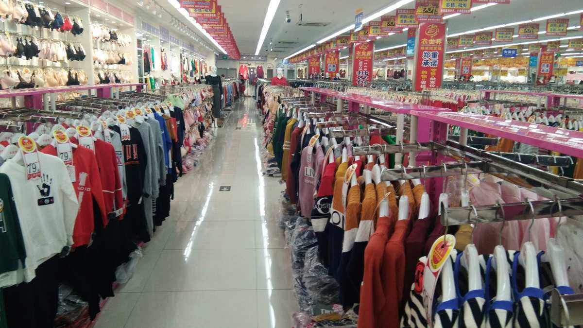 开个服装批发档口一年能赚多少钱,想搞批发衣服生意做什么好