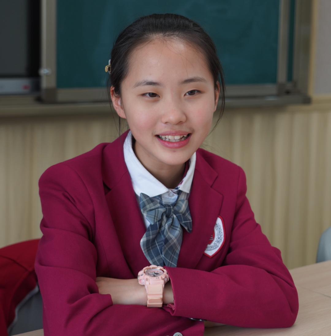 双胞胎姐妹在一个学校上学,双胞胎姐妹在同一所学校