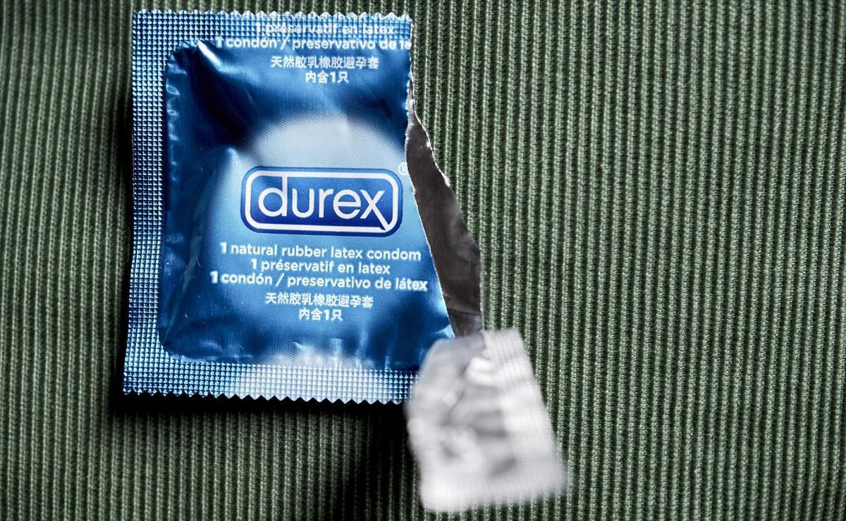 为什么安全套上有一层油？沾到嘴上会危害身体吗？一文告诉你