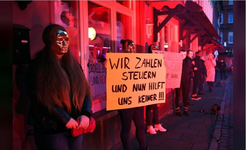 荷兰2000年宣布“性”交易合法，德国紧随其后，造成了哪些后果