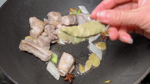 怎么熬玉米排骨汤才鲜美,排骨汤玉米汤怎么才能有味道