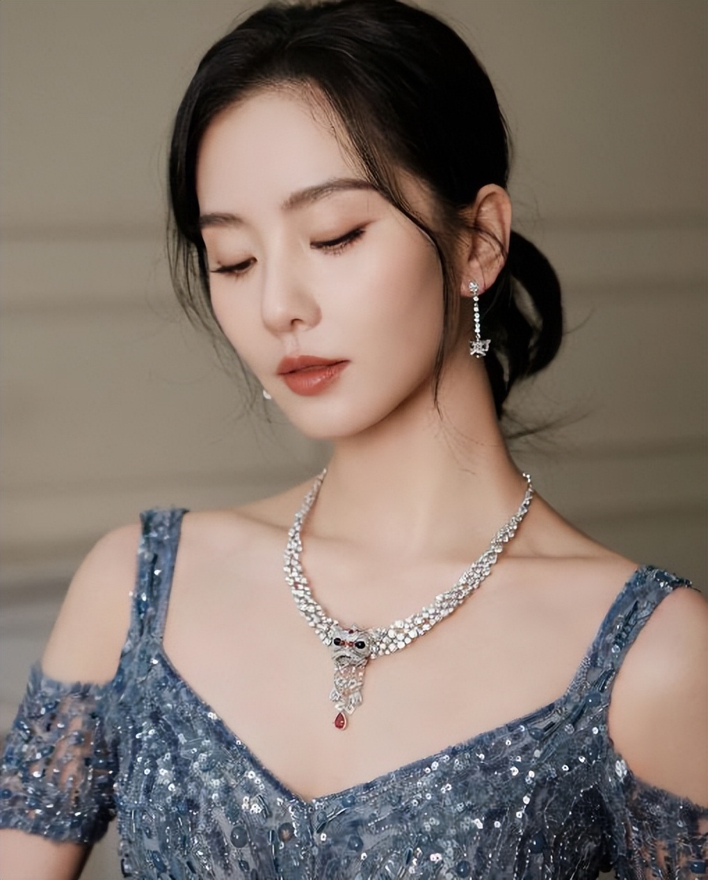 鏄熷厜澶ц祻2019鐑反鏉ㄥ箓鑲栨垬,鑲栨垬鐑反鏉ㄥ箓鏄熷厜澶ц祻