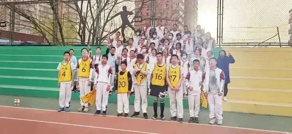 绿茵足球点亮梦想,绿茵点燃梦想