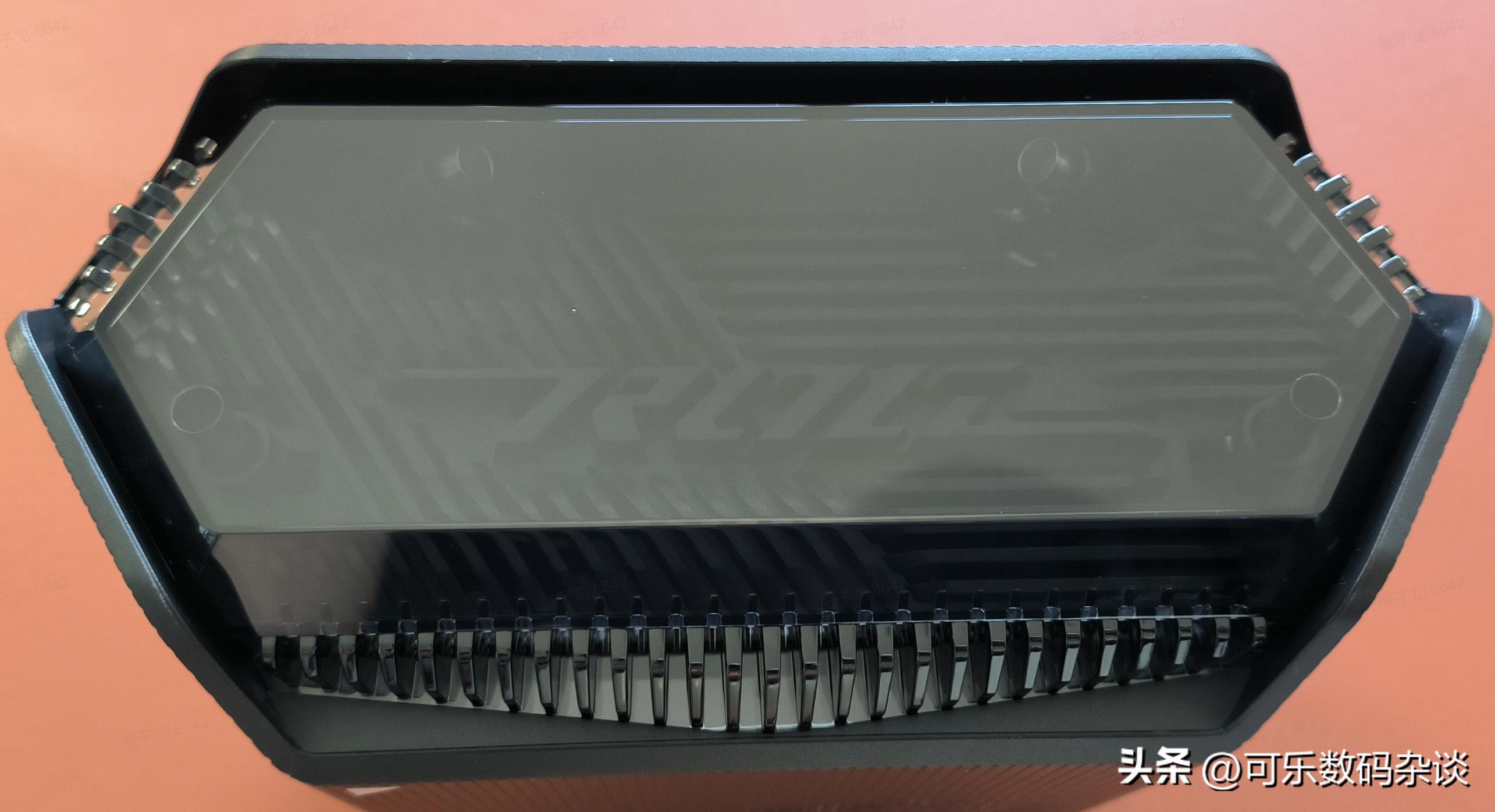 华硕路由器rog魔方开箱,华硕rog魔方三频万兆测评