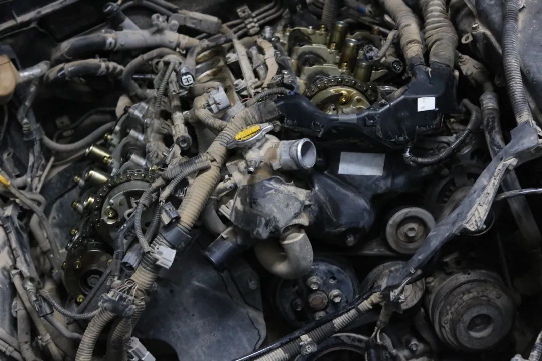 翻新车十二代皇冠修复全过程,12代皇冠25万公里要更换什么