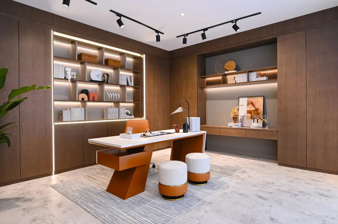 一堆公司挤进门墙柜赛道，谁将脱颖而出、谁可能半途而废？