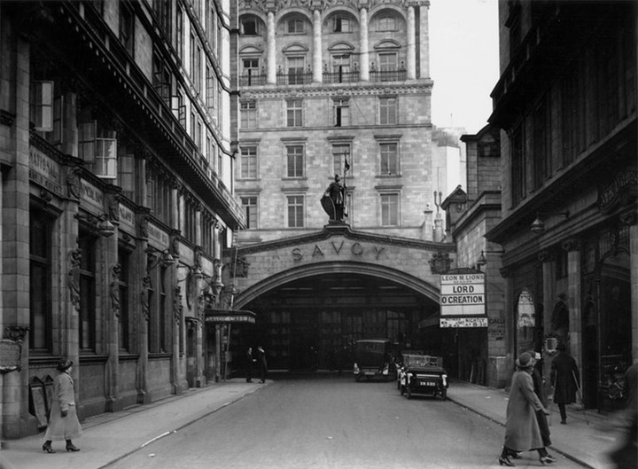 gucci与lv店铺区别,gucci开在无人区的店