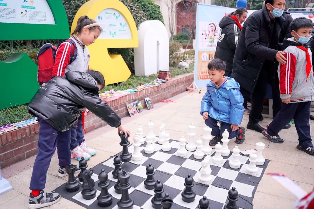 家长参观学校对学校的赞赏,蓝港外国语学校活动