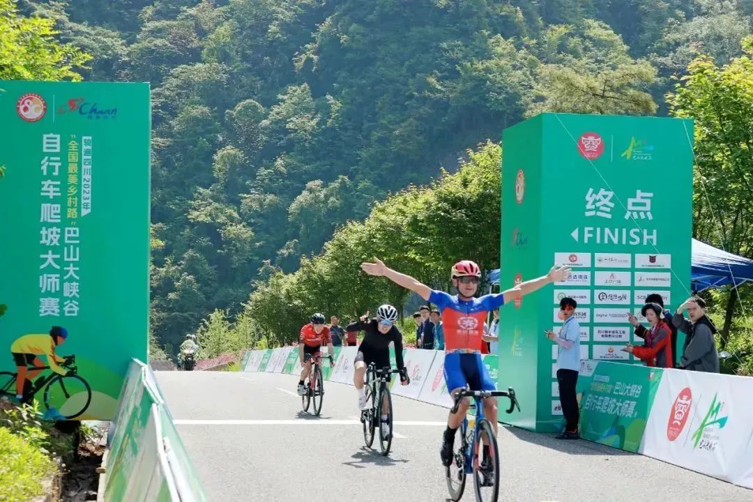 千万人在线观看峡谷“车神”争霸！