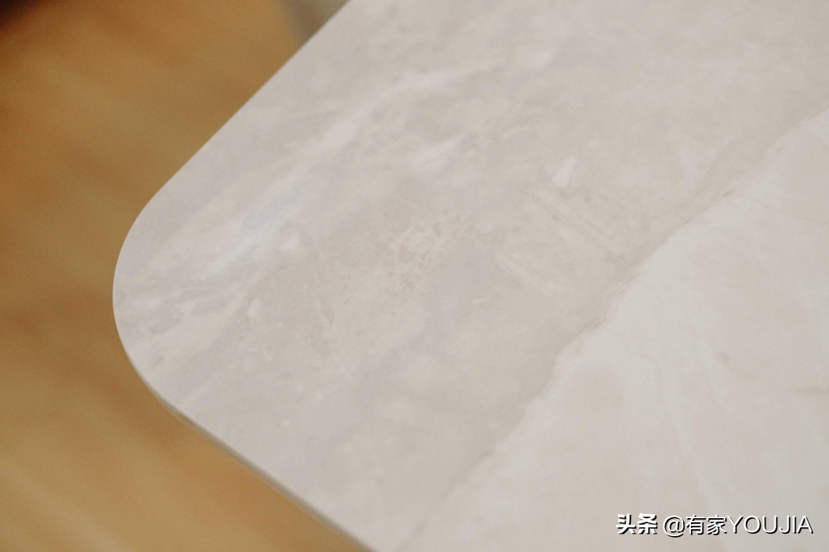 怎么选择正品岩板餐桌,选什么样的岩板餐桌