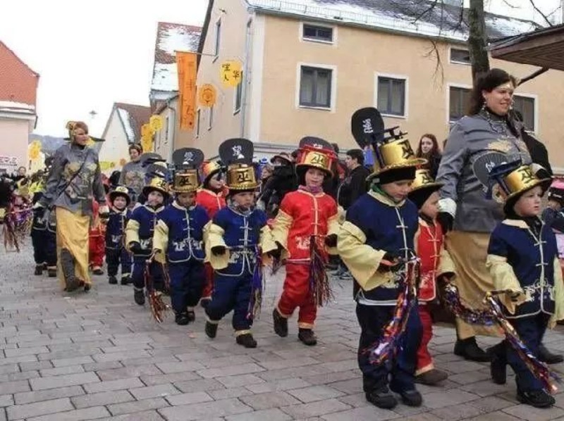 欧洲最奇葩小镇,欧洲小镇中国人