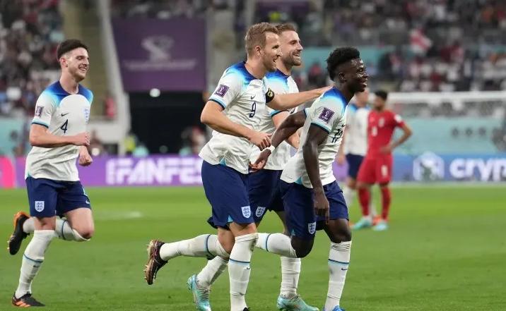 非洲冠军恐难敌万箭齐发的三狮军团，卡塔尔之旅足球或真的回家？