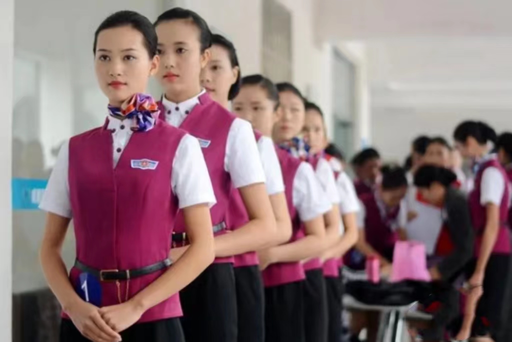 青岛航空空姐面试全过程,空乘面试排队青岛