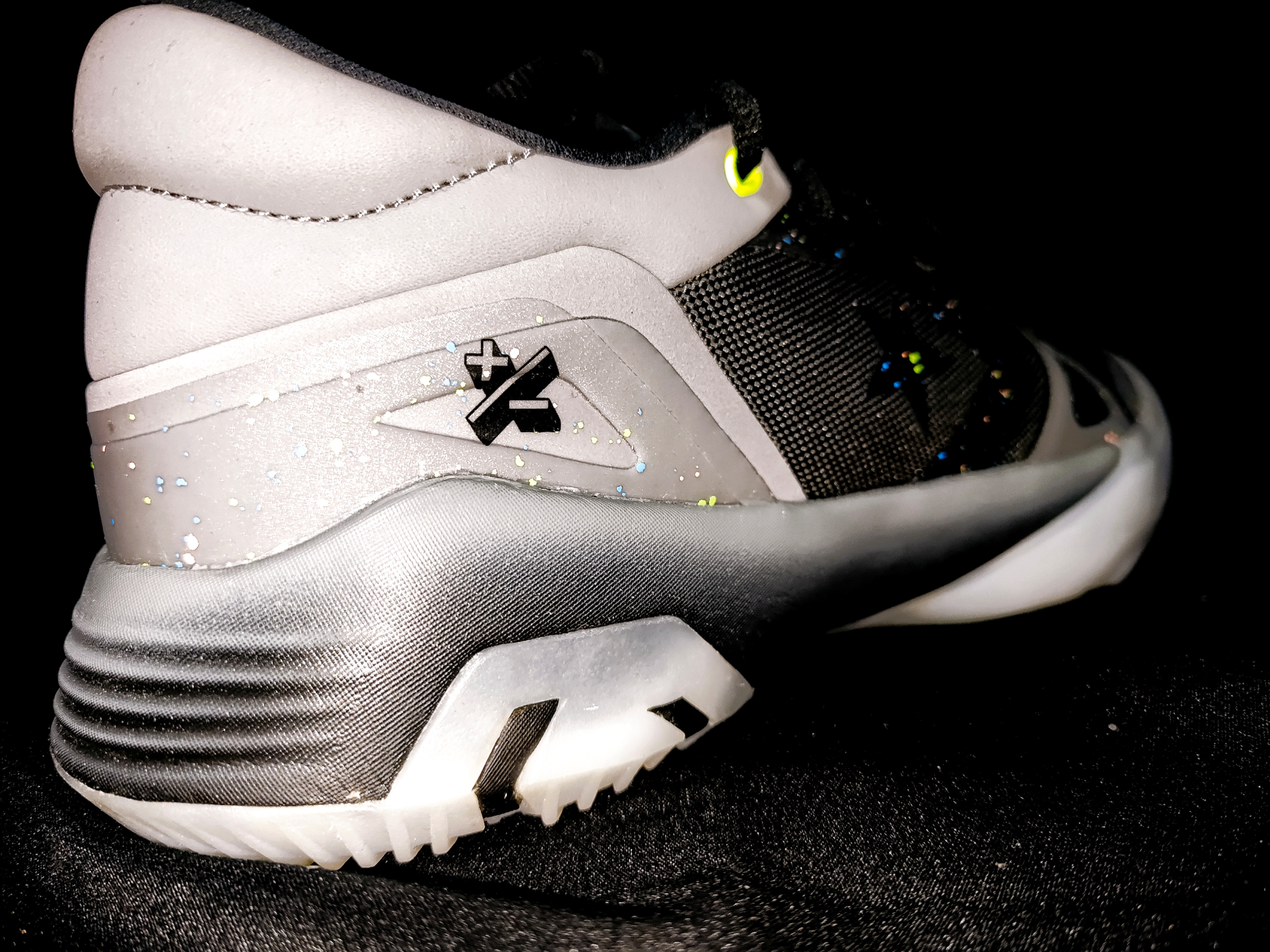 匡威g4和库里8测评对比哪个更好,匡威g4跟hyperdunk2018