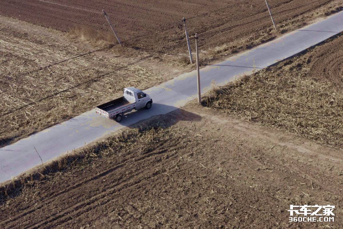 五菱荣光小卡和新卡质量哪个好,皮实耐用良心价双排微卡五菱荣光