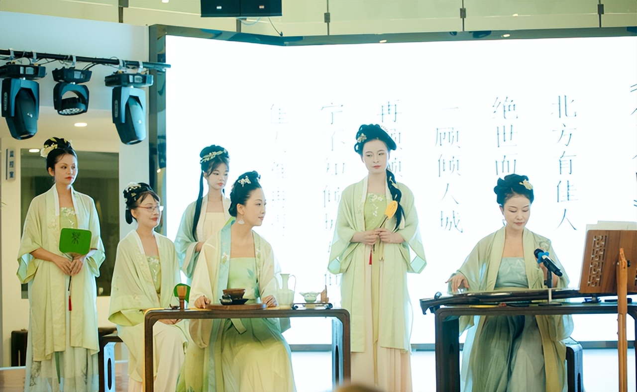 文坛音苑“从来佳茗似佳人——当宋代点茶遇见古琴”圆满举行