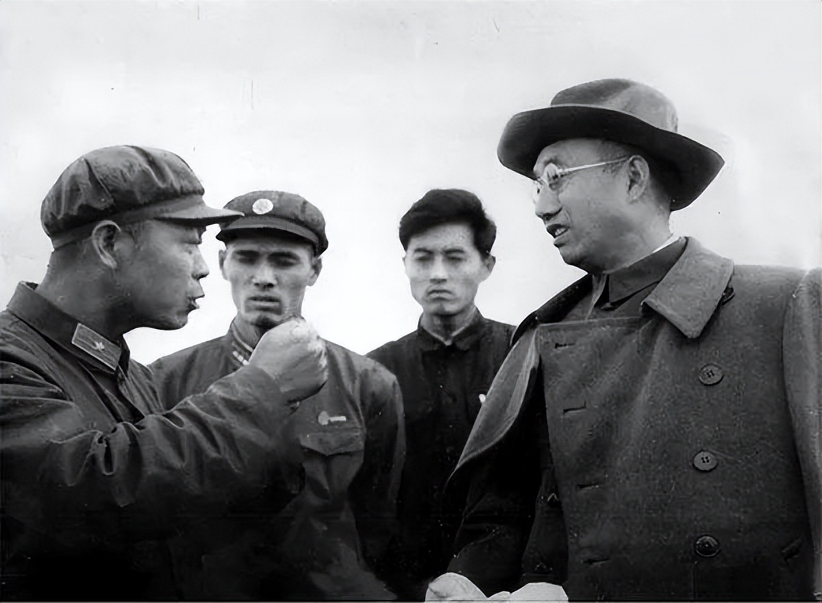 打u2全过程,第一次打下u2的部队