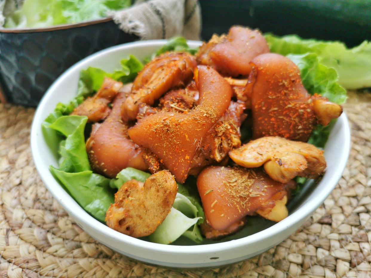 女人不想老得太快多吃这几种食物,女人要想老得慢就常吃这个菜