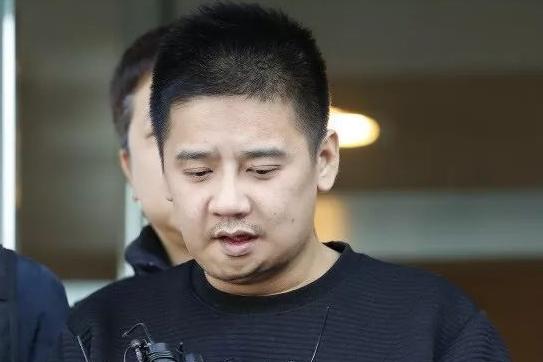 公公性侵儿媳、丈夫逼妻子*身卖**、女儿绑架同学，韩国的恶魔之家