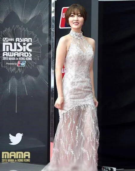 韩国女主持人申雅英,申雅英惊艳写真图片