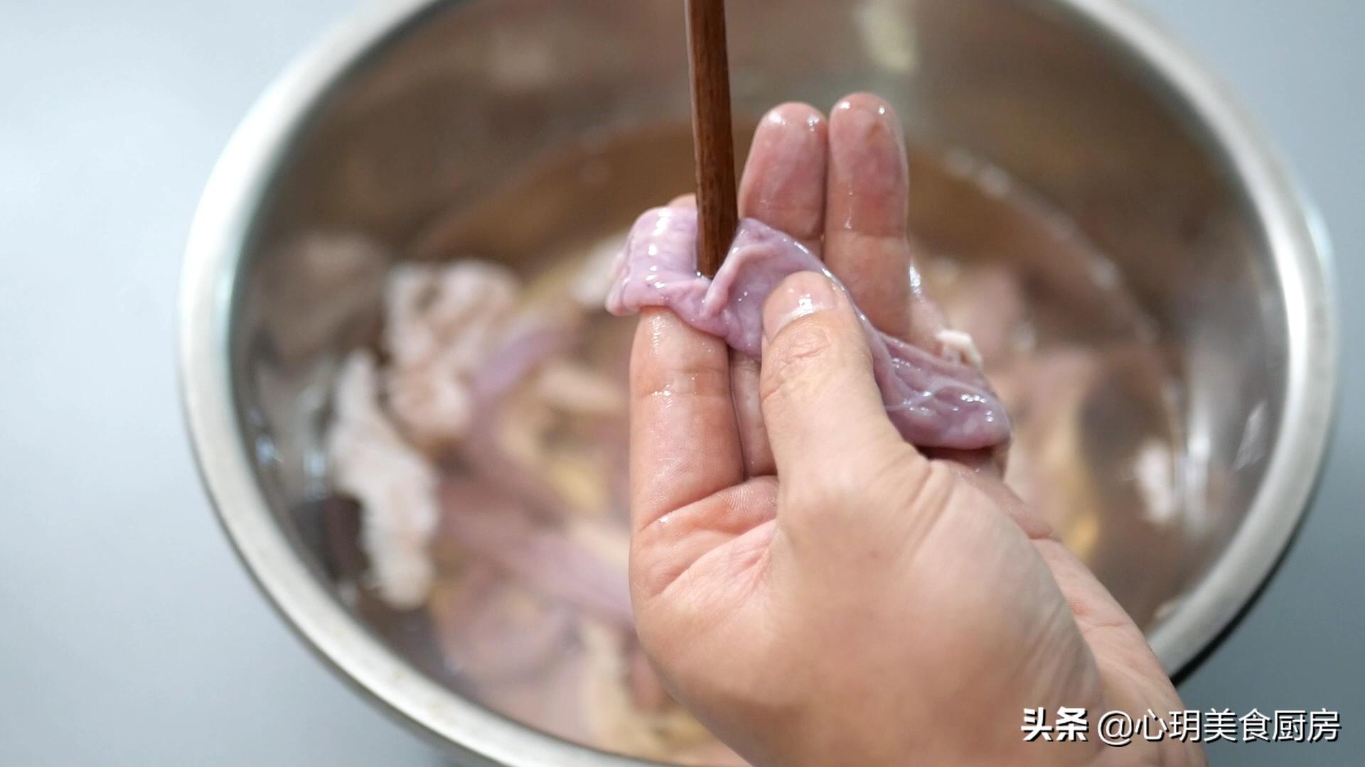 清洗猪肚时最忌直接加面粉和盐,清洗猪肚只用盐可以吗