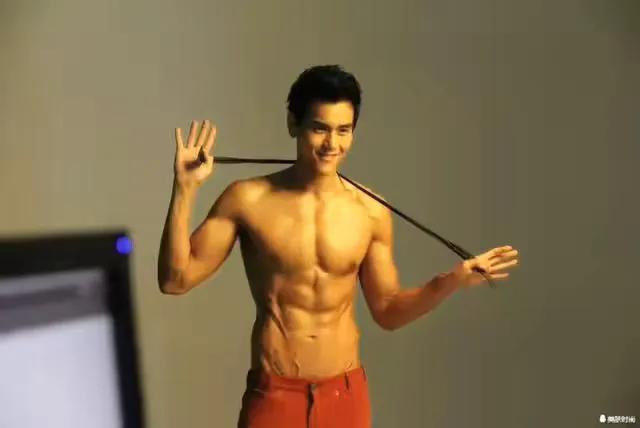 彭于晏（美女的老公）（男人的标准）瘦身前和瘦身后对比