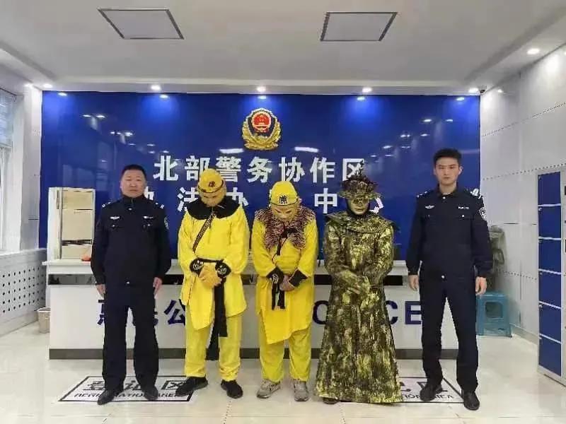 不问价多要2元，捞手机1500一单，停车遇老太索费，国民性仍堪忧