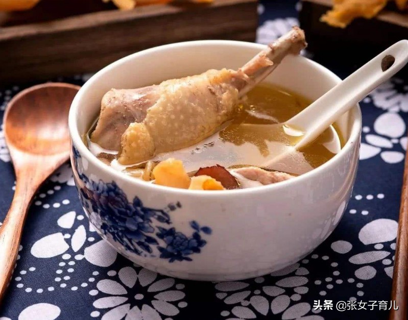 感冒咳嗽是否不能吃鸡蛋和花生米,宝宝感冒了妈妈可以吃甜酒鸡蛋吗