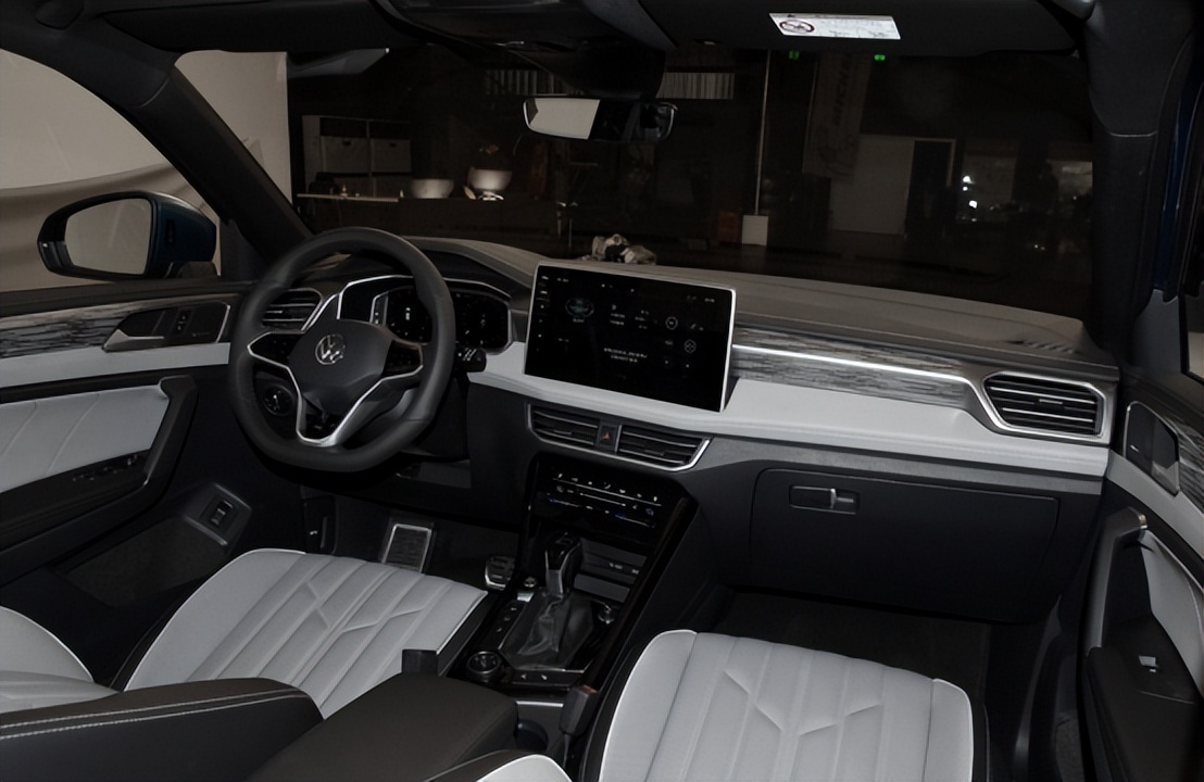 探岳280两驱豪华速度超100后表现,250牛米的发动机