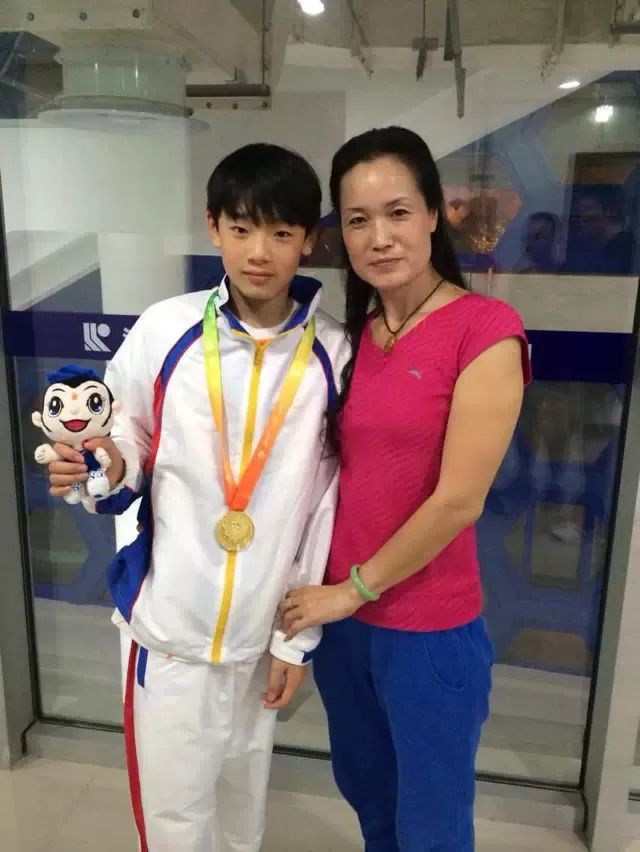 热议！北外“飞鱼”，大运创佳绩