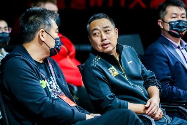 刘国梁卸任教练队员退赛风波,刘国梁17年为什么卸任总教练