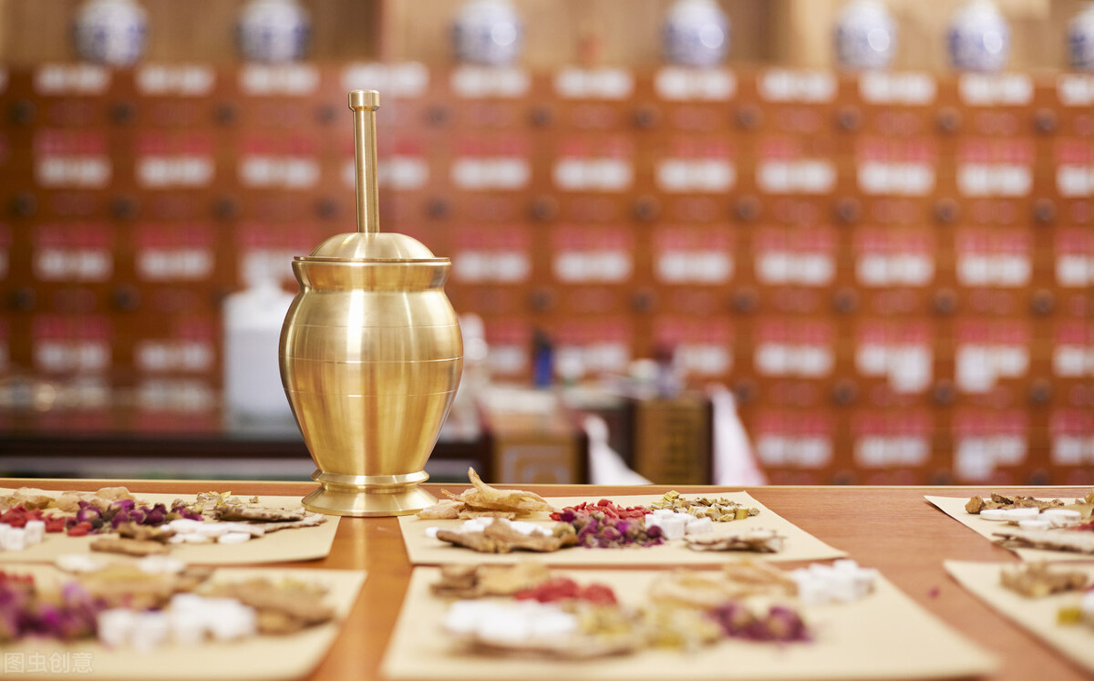 多囊引起的脸上长痘痘怎么内调,多囊长痘痘怎么快速消除