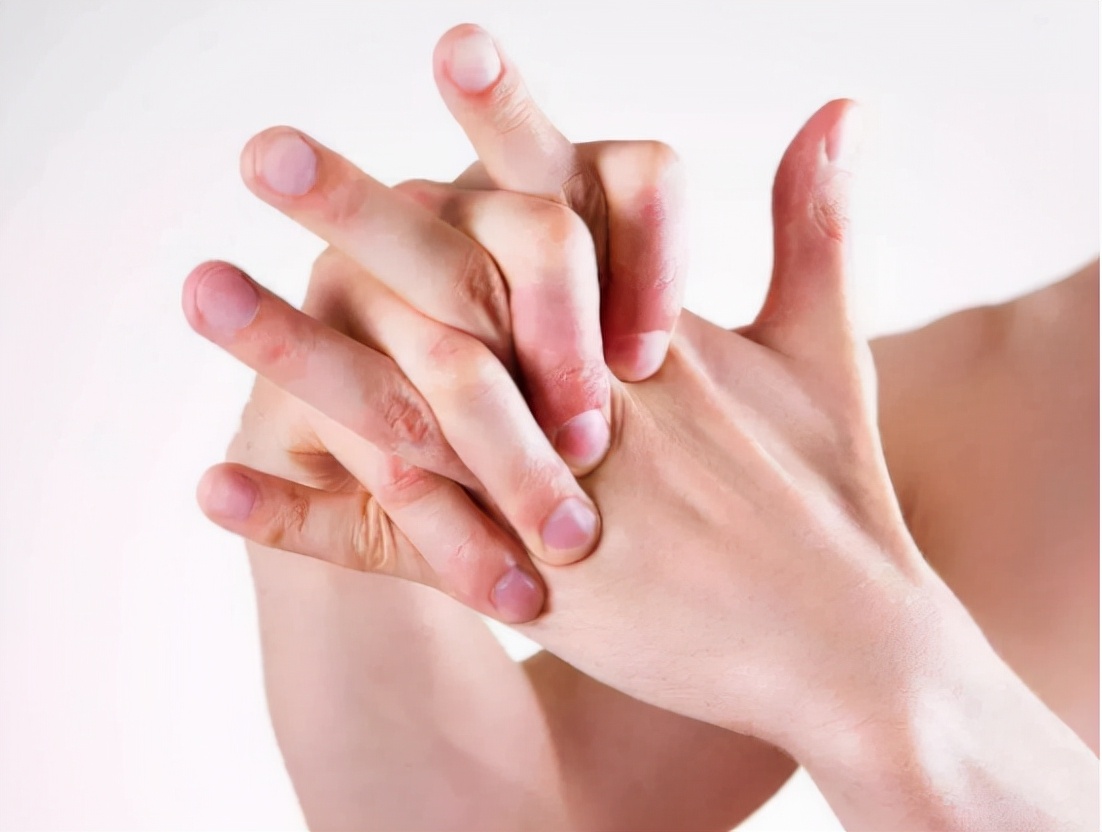 更年期女性手指腱鞘炎,女性绝经易患屈指腱鞘炎吗