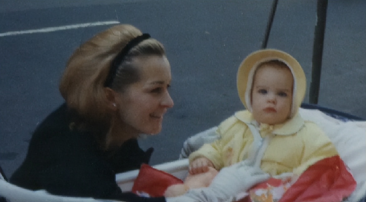 10岁全裸出镜，20岁声称自己仍是处女，“美国舒淇”的裸照风波！