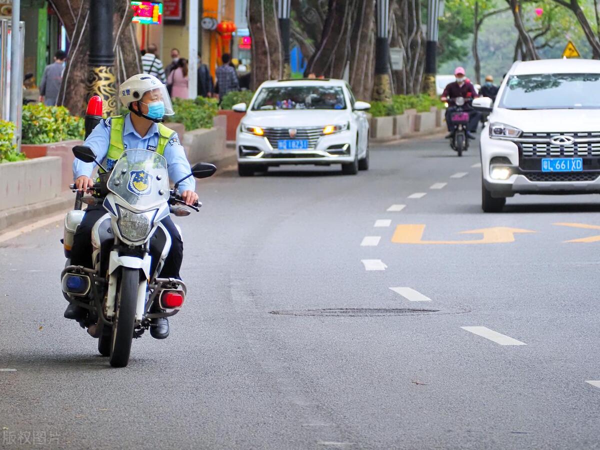 电动车和摩托车哪个省钱又实用,摩托车越来越流行的原因