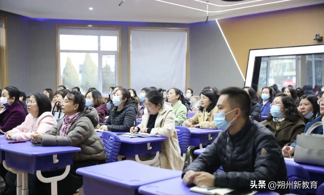 北部校区开展希沃白板培训活动,开展希沃白板培训做好教育先行者