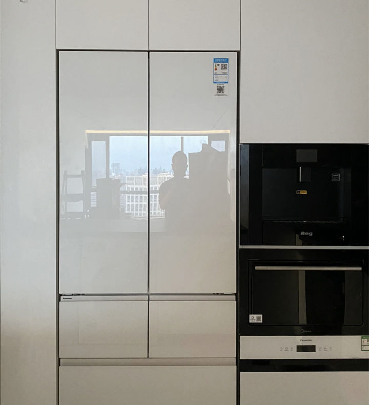 嵌入式冰箱不做柜子是什么效果,嵌入式冰箱预留空间太大怎么装饰