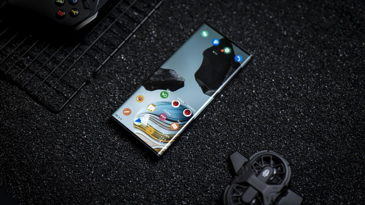 梦寐以求的无缺全面屏影像旗舰，中兴Axon40Ultra评测