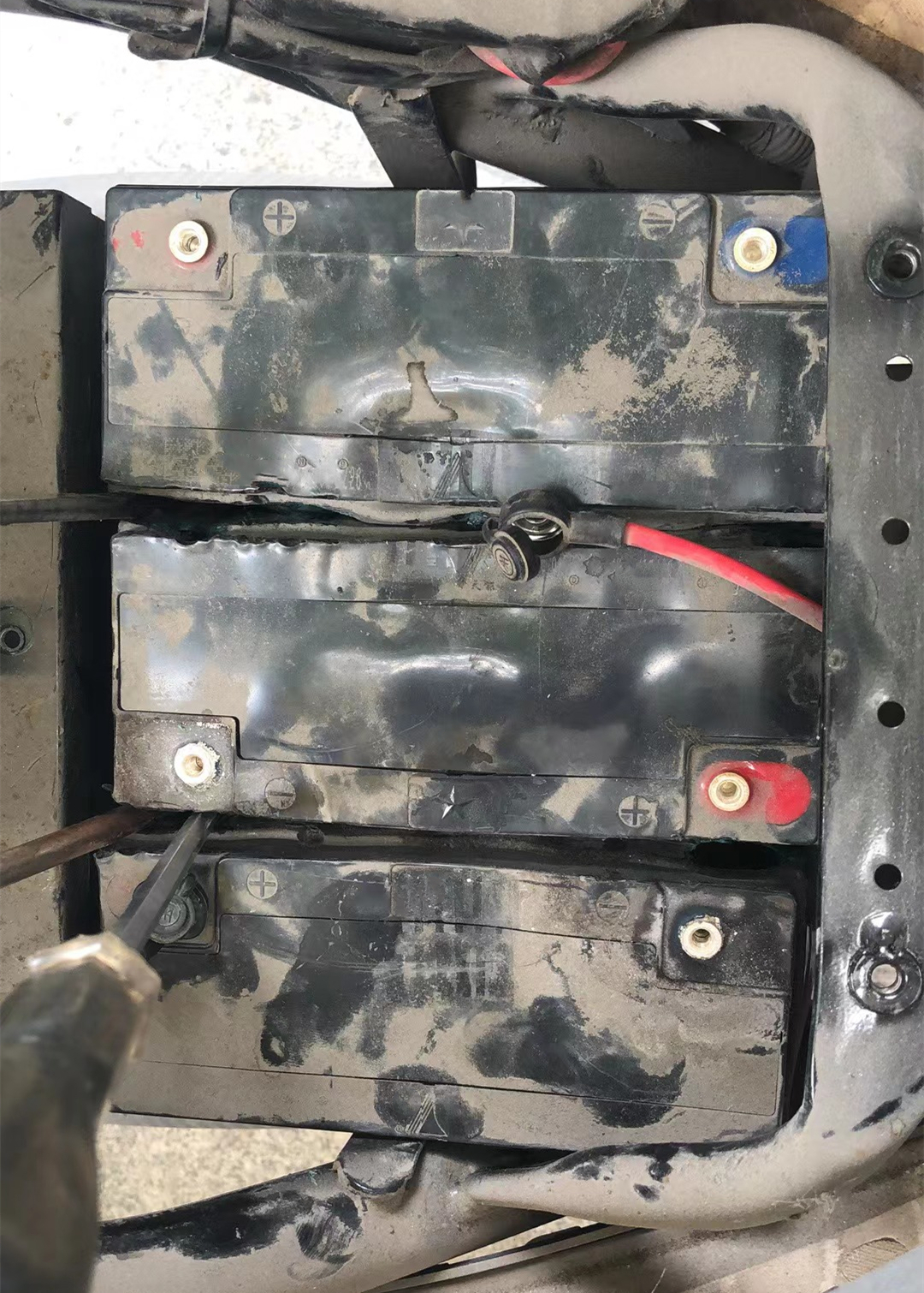 续航100公里的电动车用什么电池,铅酸电池续航100公里以上的电动车