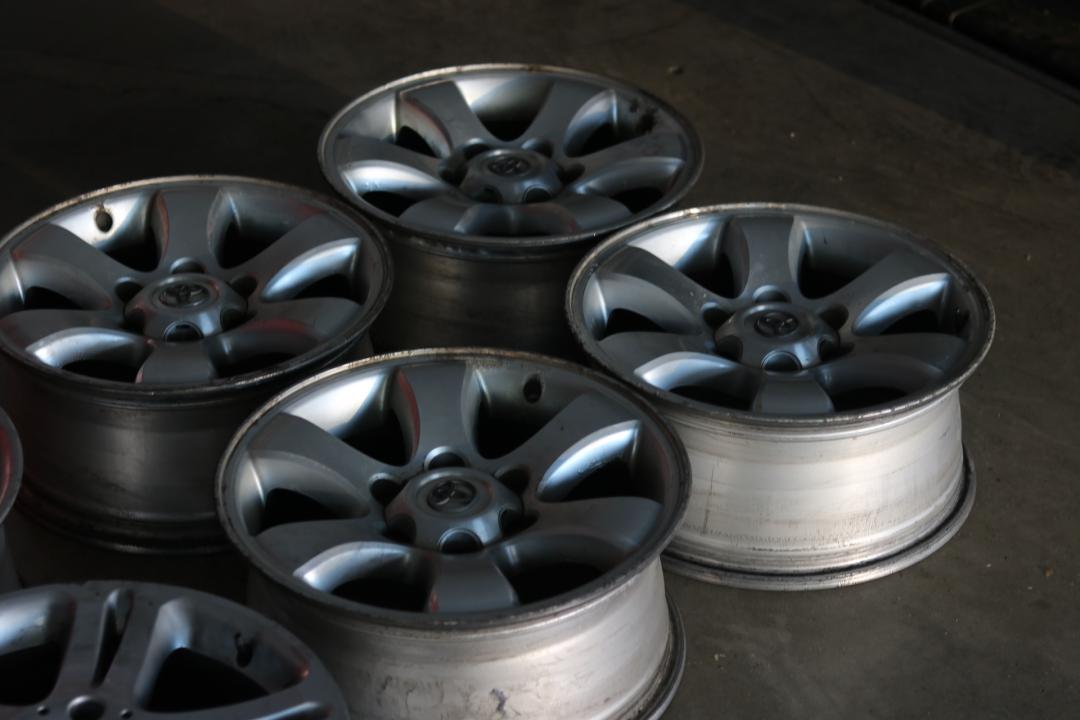 03年丰田霸道全车翻新多少钱,2004款丰田霸道拆车视频