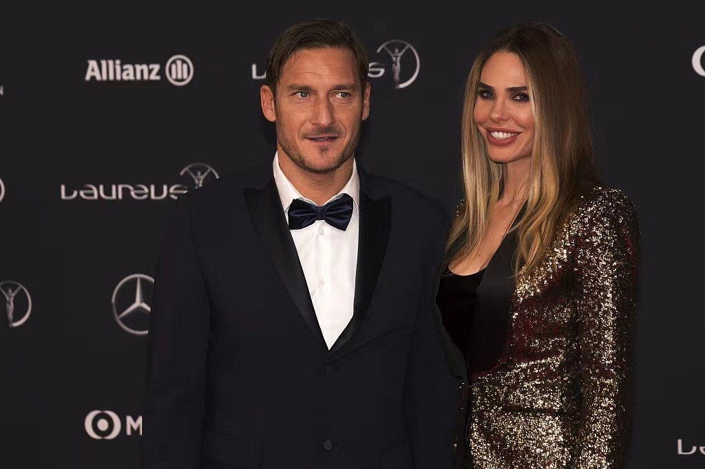 罗马王子托蒂告别仪式,托蒂离婚原因