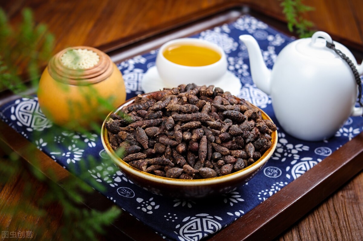 乳腺小叶增生，经期腹痛有血块，多是肝郁血瘀！一张方子，巧化解