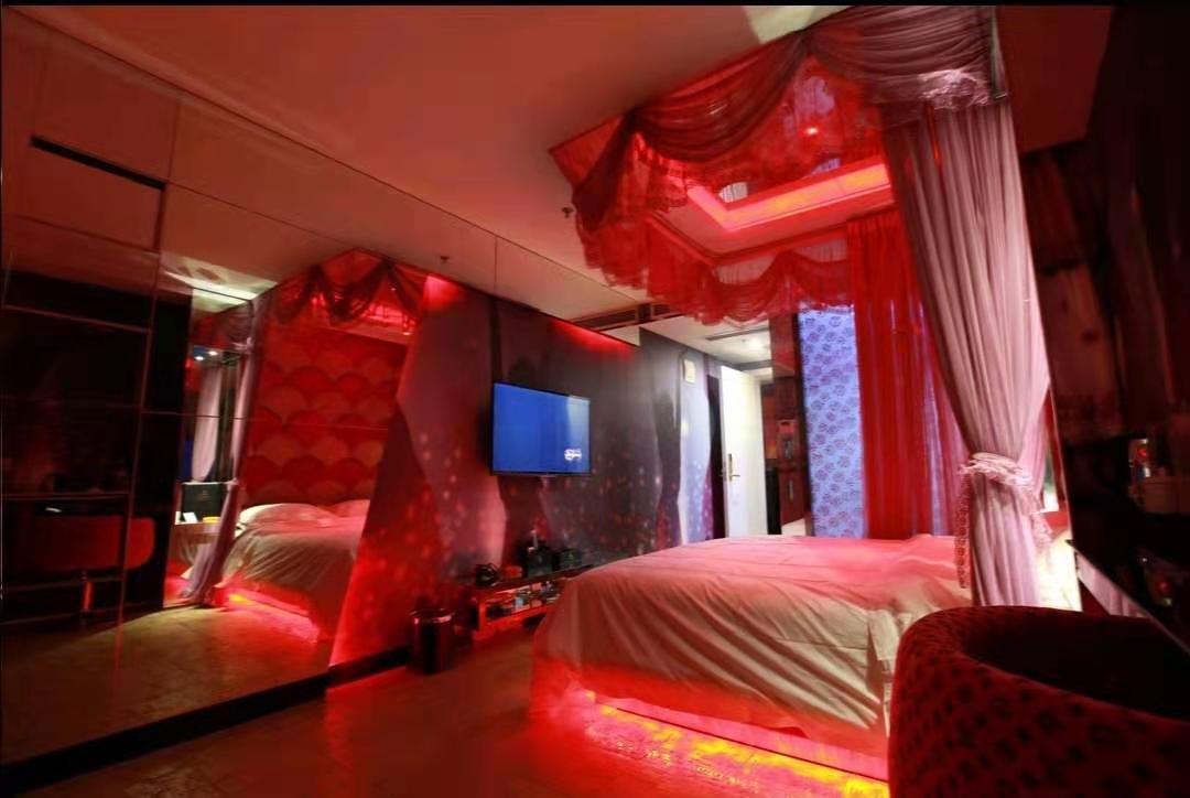 情侣酒店必须做的几件事,情侣酒店简单拍照姿势