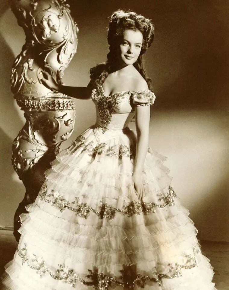 孽债女版,孽债服装