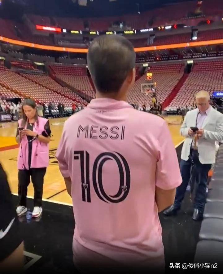 球王梅西退出国家队,球王梅西离开巴萨时间