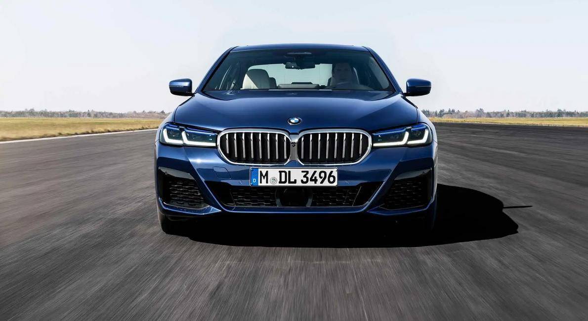 雷克萨斯5系2019,雷克萨斯es200和宝马5系对比