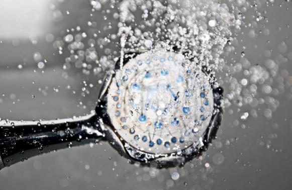 大姨妈来可以洗澡洗头吗,来大姨妈洗头洗澡