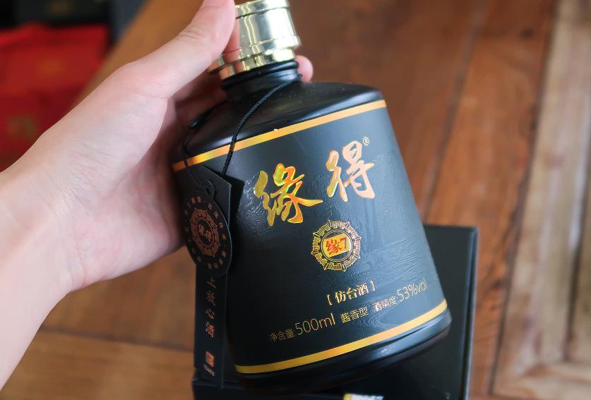 红星绿瓶蓝瓶白瓶区别,绿瓶的红星二锅头和蓝瓶的哪个好