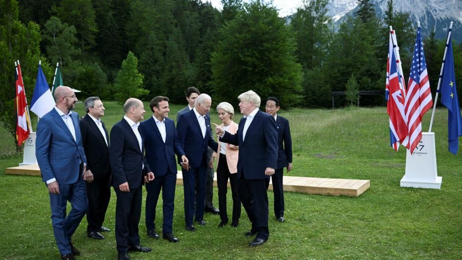 约翰逊在俄乌战争中维持强硬态度,英国约翰逊对俄乌决策